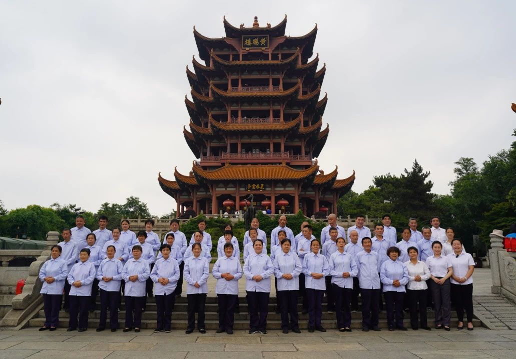 黃鶴樓保潔團(tuán)隊(duì)：守護(hù)城市地標(biāo)，營(yíng)造美好旅游體驗(yàn)